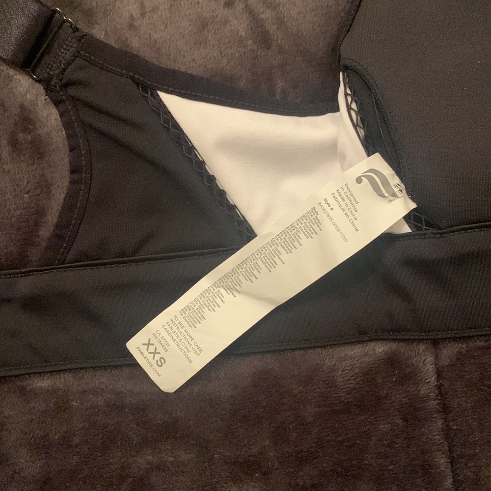 Fabletics Sports Bra - Picture 5 of 5